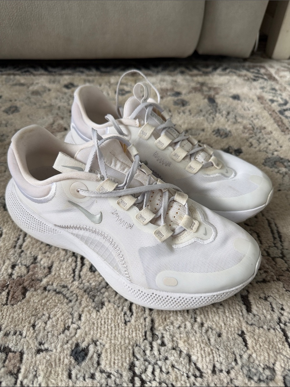 Nike Nike React Escape Run 2 Sneakers size 8